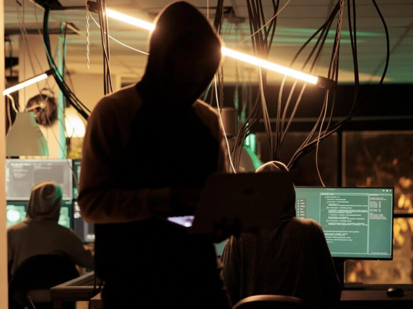 Scandalul Italian de Piratare: Patru Persoane Arestate, Șaizeci &icirc;n Curs de Investigare