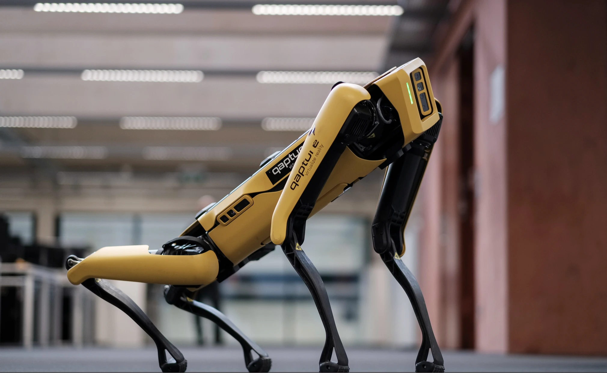 Poliția din Portland Utilizează un C&acirc;ine-Robot pentru O Operațiune cu Risc Ridicat