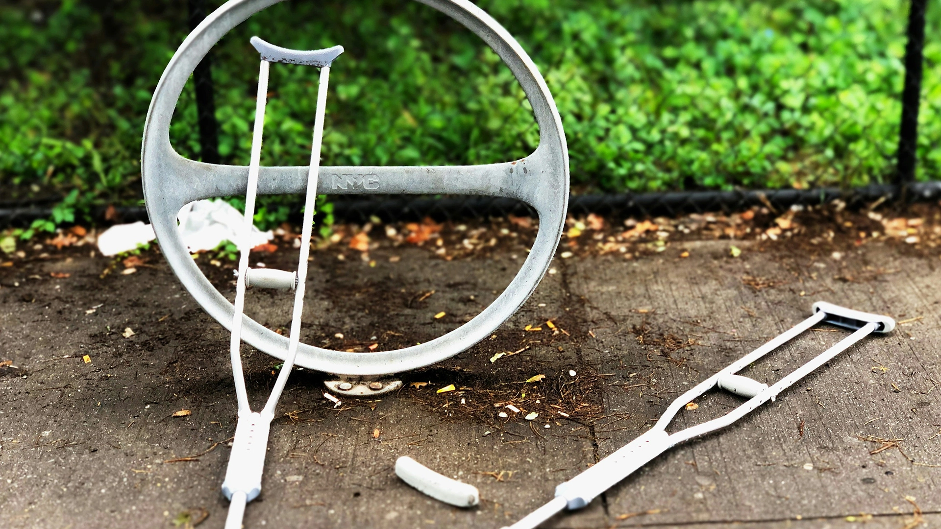 Dispozitivul AI portabil ajută supraviețuitorii unui accident vascular cerebral să evite căderile &icirc;n timpul reabilitării